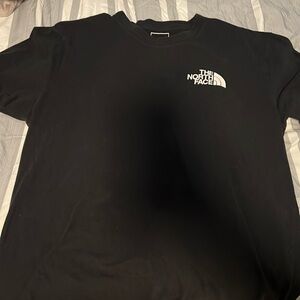 Men’s black TNF tee